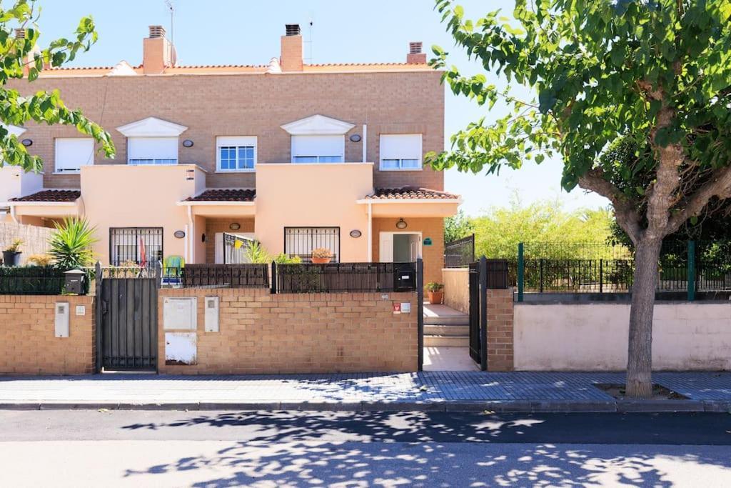 Adosado Con Jardin En Los Xalets De ซาลอว์ ภายนอก รูปภาพ